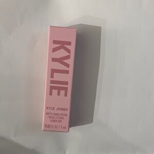 Kylie Matte Liquid Lipstick  travel size